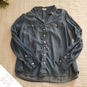 Crown & Ivy Blue Button Down Long Sleeve Top (L)